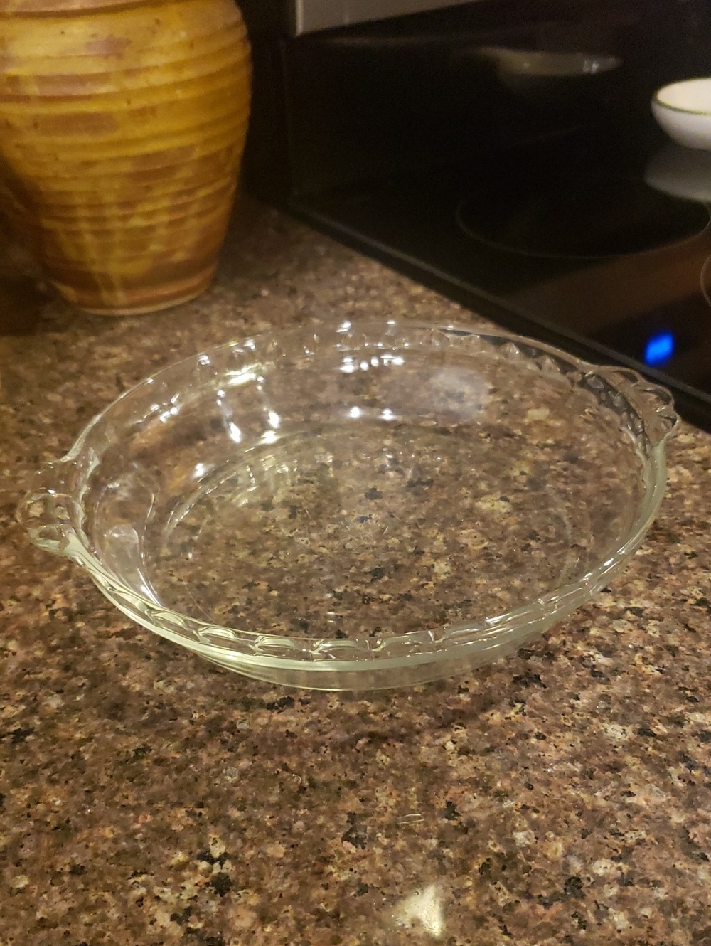 Vtg PYREX Scalloped Edge Baking Dish With Transparent Glass - Size: 9" Diameter